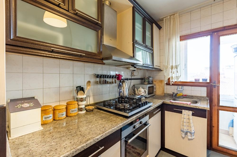 Tarabya Profesörler Sitesi’nde Eşyalı, Boğaz Manzaralı & Metroya 13 Dakika Yürüme Mesafesinde 3+1