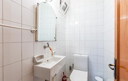 Tarabya Profesörler Sitesi’nde Eşyalı, Boğaz Manzaralı & Metroya 13 Dakika Yürüme Mesafesinde 3+1