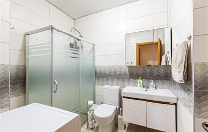 Tarabya Profesörler Sitesi’nde Eşyalı, Boğaz Manzaralı & Metroya 13 Dakika Yürüme Mesafesinde 3+1