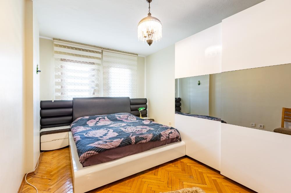 Tarabya Profesörler Sitesi’nde Eşyalı, Boğaz Manzaralı & Metroya 13 Dakika Yürüme Mesafesinde 3+1