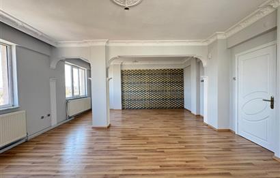 CENTURY21 BAL'DAN AVLU KARŞISI GENİŞ DAİRE 