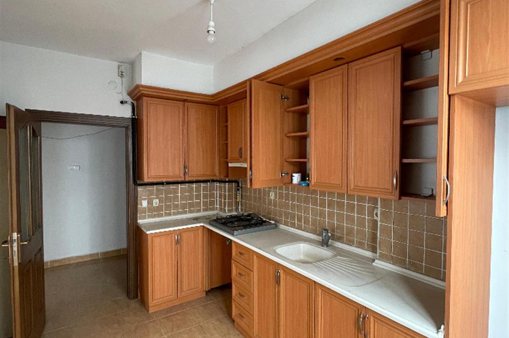 CENTURY21'DEN KARŞIYAKADA KİRALIK 2+1 DAİRE..