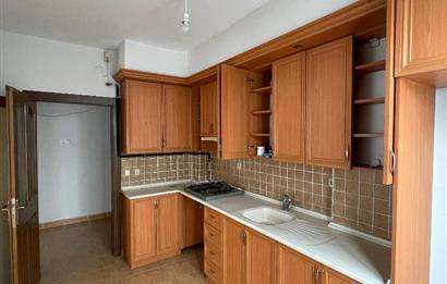 CENTURY21'DEN KARŞIYAKADA KİRALIK 2+1 DAİRE..