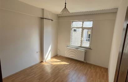 CENTURY21'DEN KARŞIYAKADA KİRALIK 2+1 DAİRE..