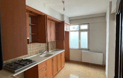 CENTURY21'DEN KARŞIYAKADA KİRALIK 2+1 DAİRE..