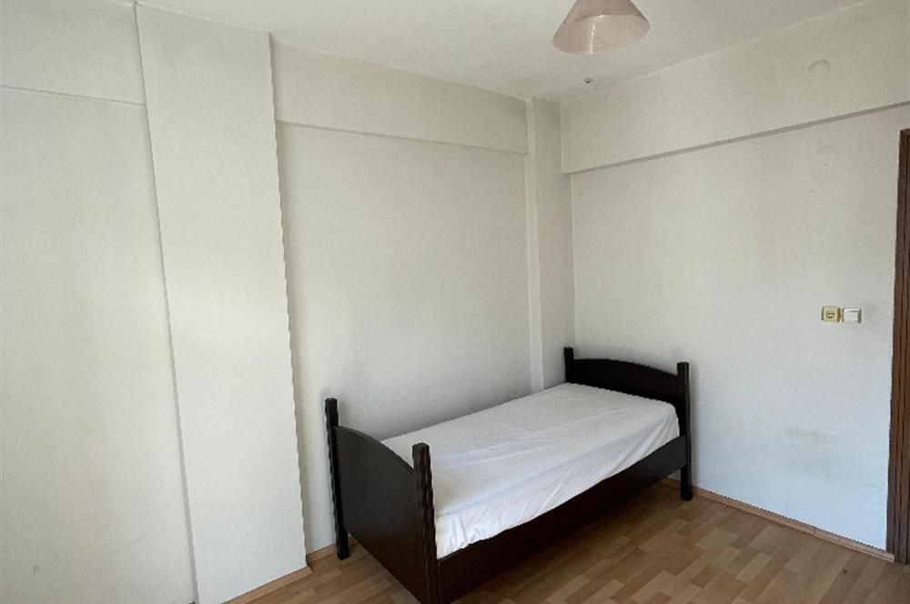 CENTURY21'DEN KARŞIYAKADA KİRALIK 2+1 DAİRE..