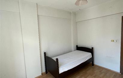 CENTURY21'DEN KARŞIYAKADA KİRALIK 2+1 DAİRE..