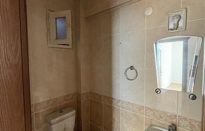 CENTURY21'DEN KARŞIYAKADA KİRALIK 2+1 DAİRE..