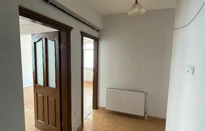 CENTURY21'DEN KARŞIYAKADA KİRALIK 2+1 DAİRE..