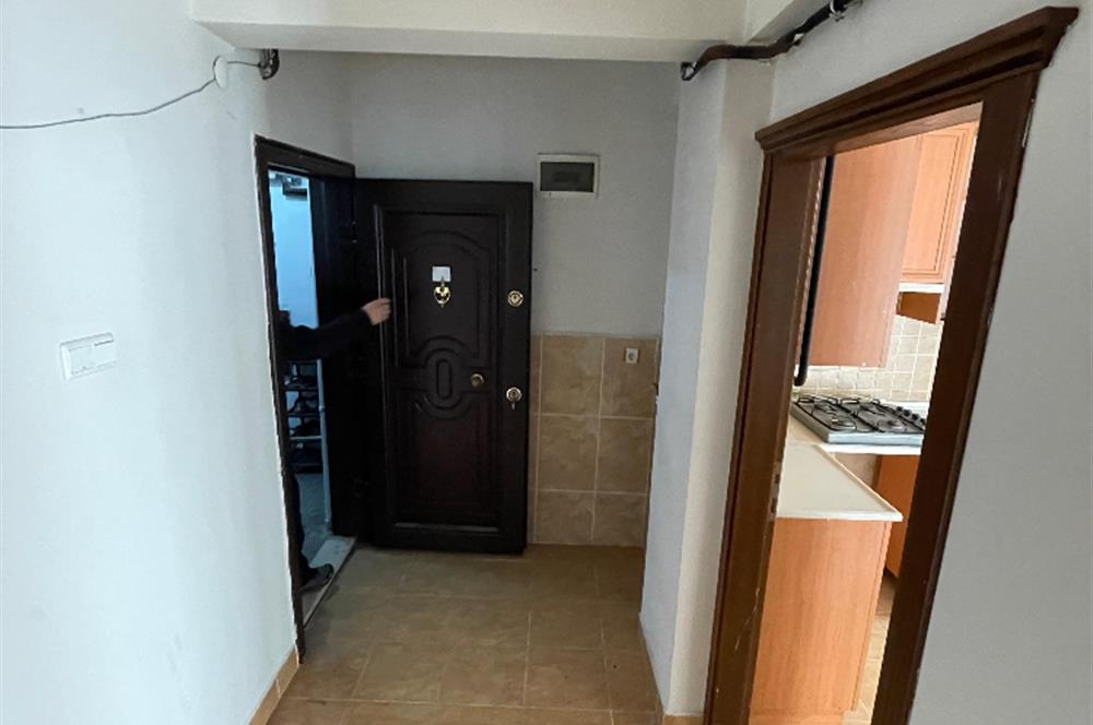 CENTURY21'DEN KARŞIYAKADA KİRALIK 2+1 DAİRE..