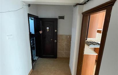 CENTURY21'DEN KARŞIYAKADA KİRALIK 2+1 DAİRE..