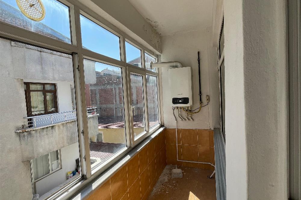 CENTURY21'DEN KARŞIYAKADA KİRALIK 2+1 DAİRE..