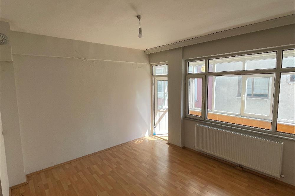 CENTURY21'DEN KARŞIYAKADA KİRALIK 2+1 DAİRE..