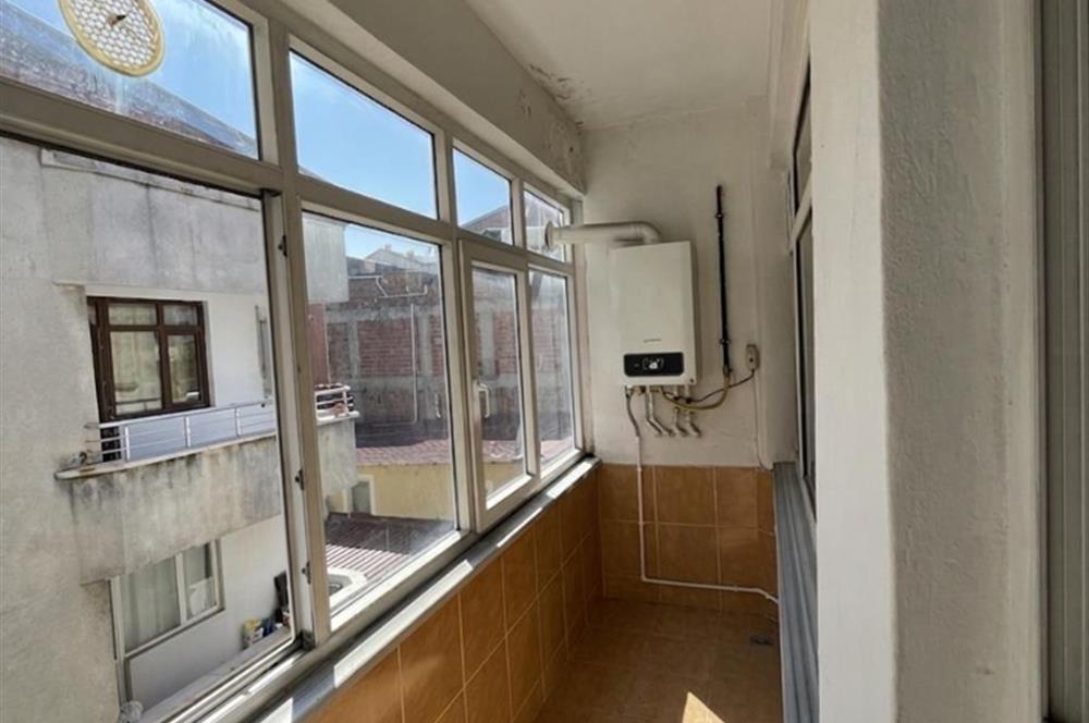 CENTURY21'DEN KARŞIYAKADA KİRALIK 2+1 DAİRE..