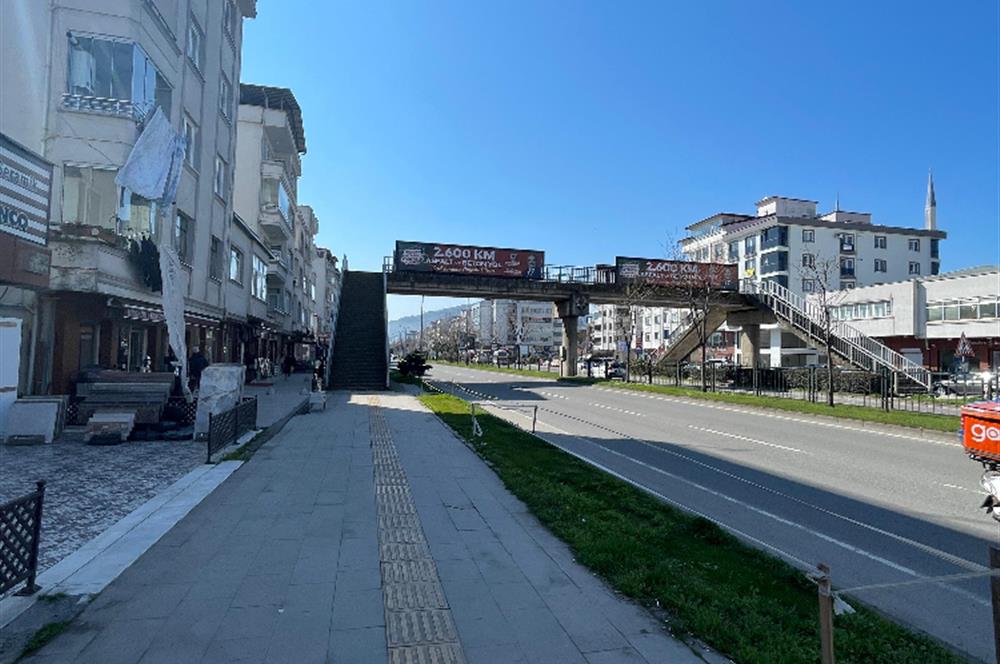 CENTURY21'DEN KARŞIYAKADA KİRALIK 2+1 DAİRE..