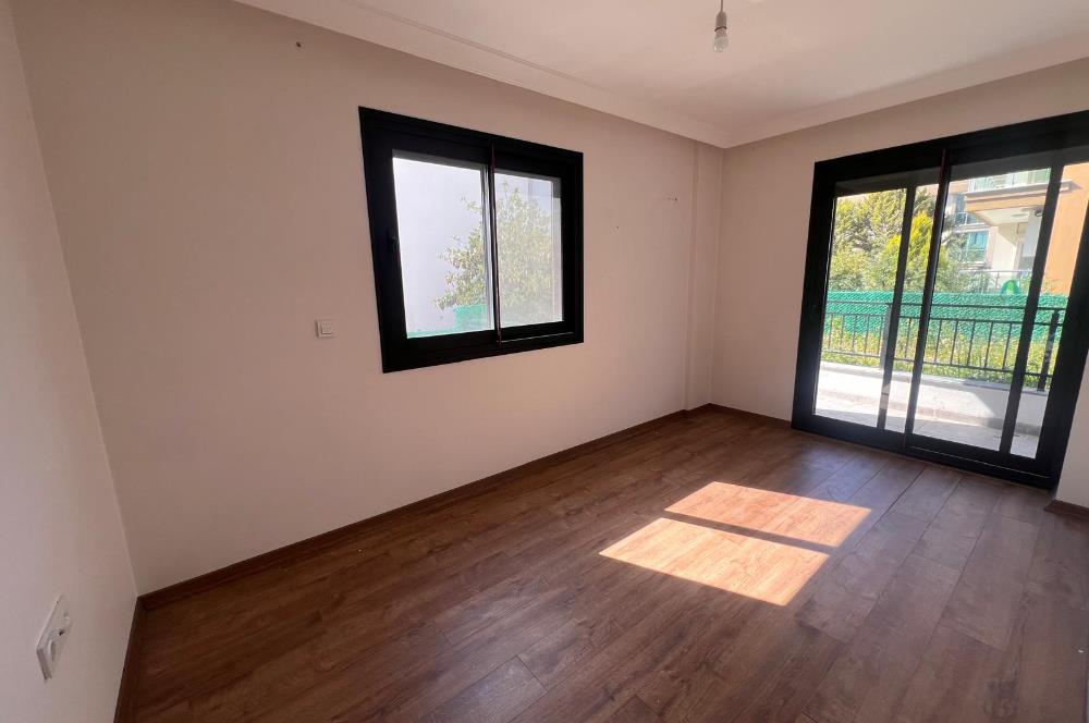 Gaziemir Ulka Beyaz Sitesi Kiralık 3+1 Bahçeli Daire