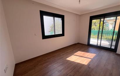 Gaziemir Ulka Beyaz Sitesi Kiralık 3+1 Bahçeli Daire