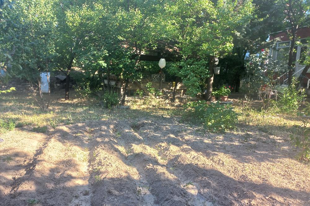 712 m2 ARSA ve MEYVE AĞAÇLARI İÇİNDE 3+1,140m2,DOĞALGAZ KOMBİLİ