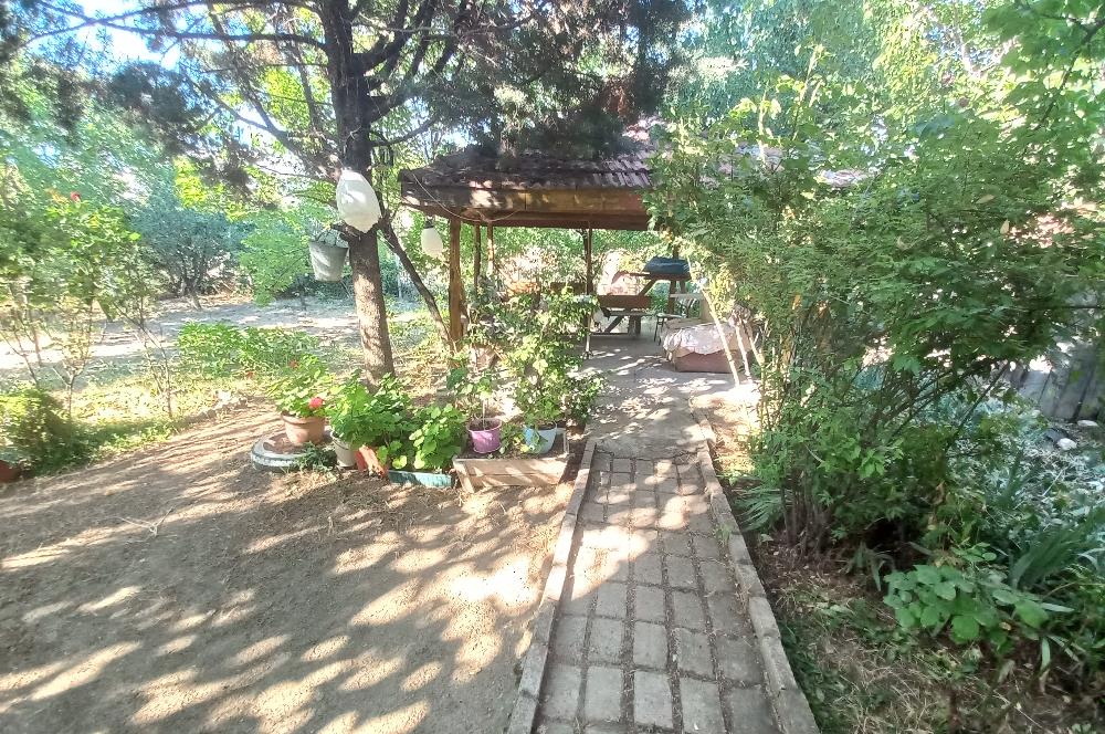 712 m2 ARSA ve MEYVE AĞAÇLARI İÇİNDE 3+1,140m2,DOĞALGAZ KOMBİLİ