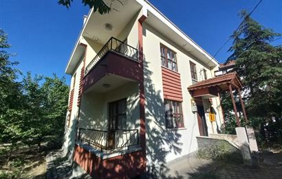 712 m2 ARSA ve MEYVE AĞAÇLARI İÇİNDE 3+1,140m2,DOĞALGAZ KOMBİLİ