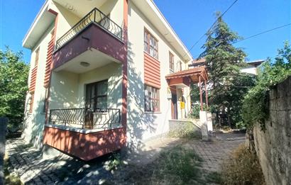 712 m2 ARSA ve MEYVE AĞAÇLARI İÇİNDE 3+1,140m2,DOĞALGAZ KOMBİLİ