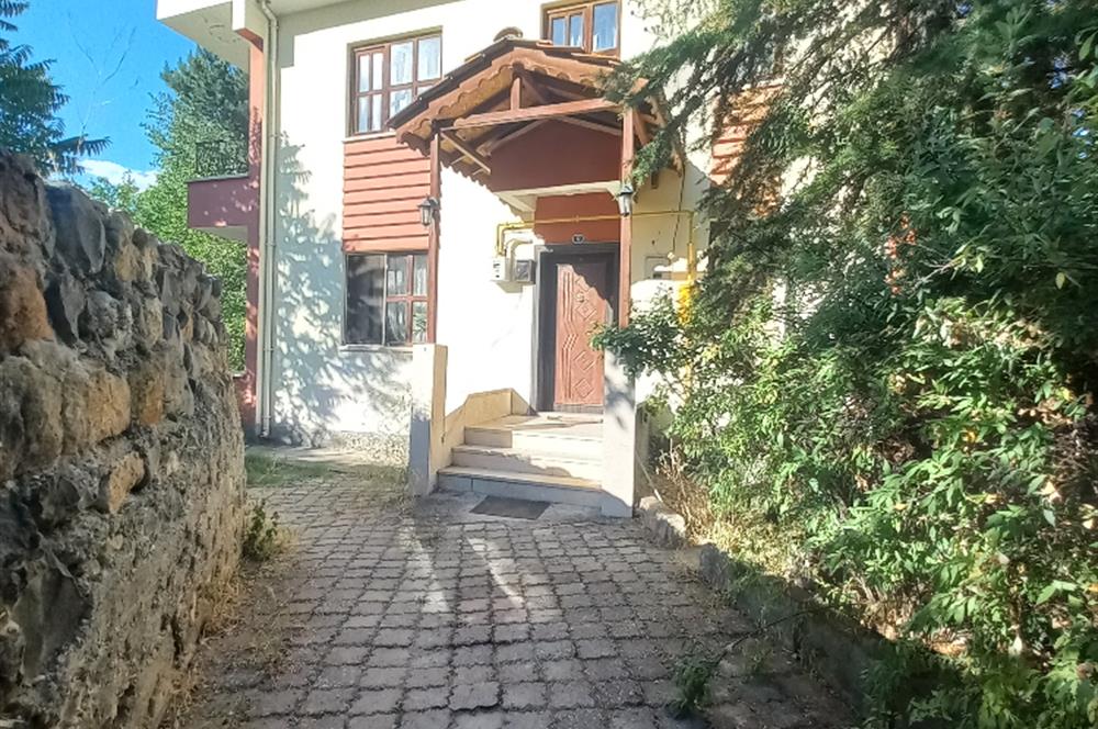 712 m2 ARSA ve MEYVE AĞAÇLARI İÇİNDE 3+1,140m2,DOĞALGAZ KOMBİLİ