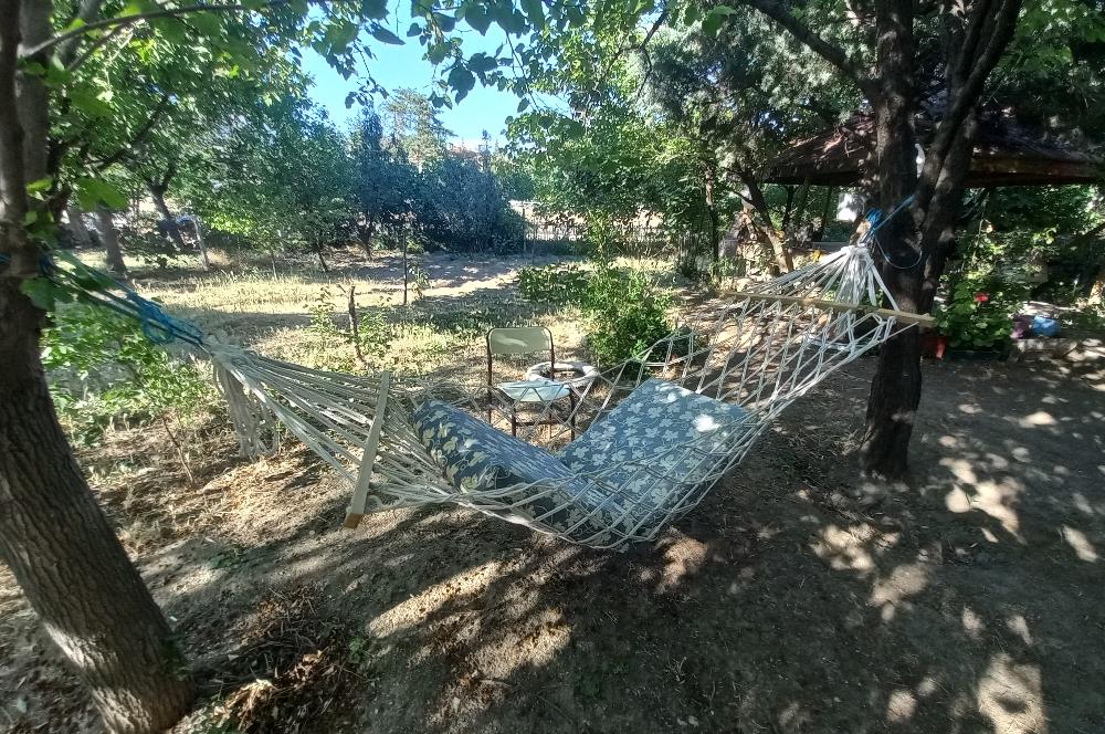 712 m2 ARSA ve MEYVE AĞAÇLARI İÇİNDE 3+1,140m2,DOĞALGAZ KOMBİLİ