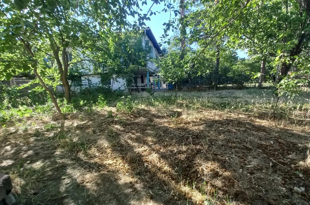 712 m2 ARSA ve MEYVE AĞAÇLARI İÇİNDE 3+1,140m2,DOĞALGAZ KOMBİLİ