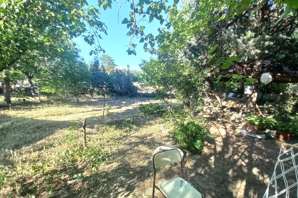 712 m2 ARSA ve MEYVE AĞAÇLARI İÇİNDE 3+1,140m2,DOĞALGAZ KOMBİLİ