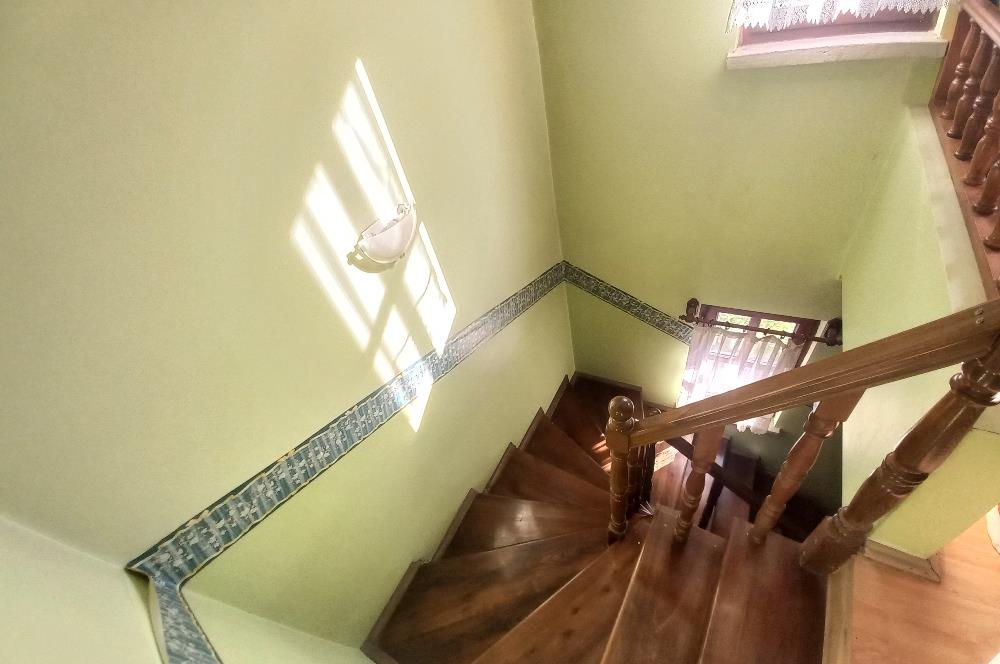 712 m2 ARSA ve MEYVE AĞAÇLARI İÇİNDE 3+1,140m2,DOĞALGAZ KOMBİLİ