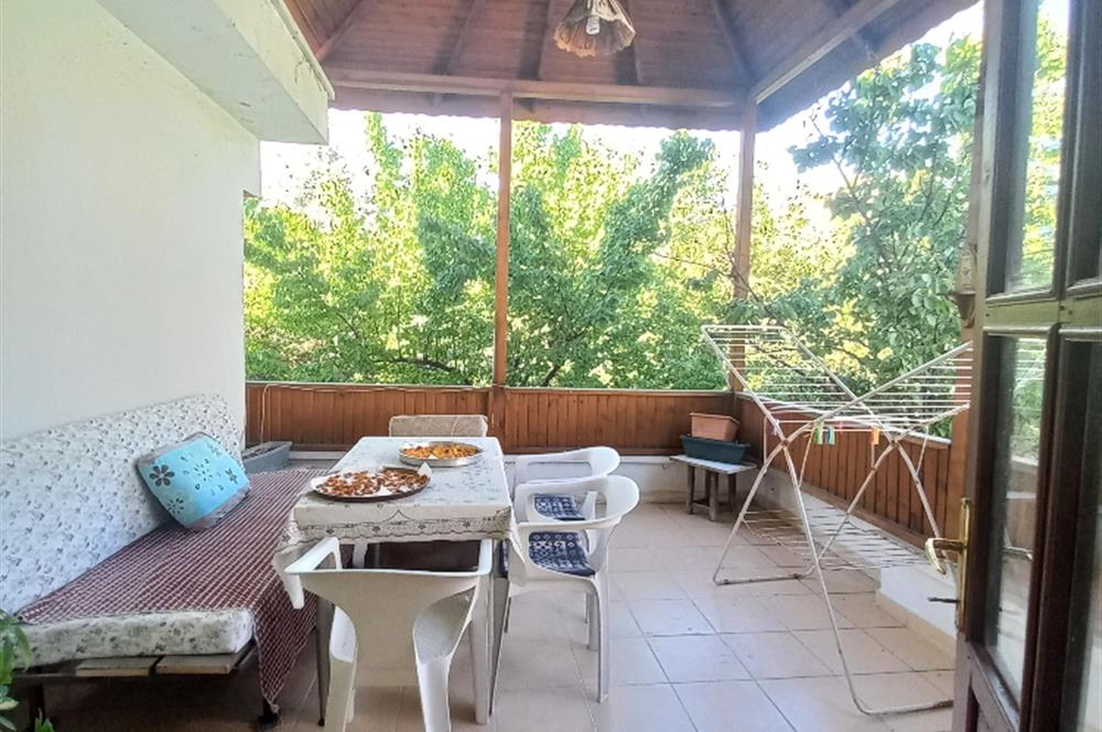 712 m2 ARSA ve MEYVE AĞAÇLARI İÇİNDE 3+1,140m2,DOĞALGAZ KOMBİLİ