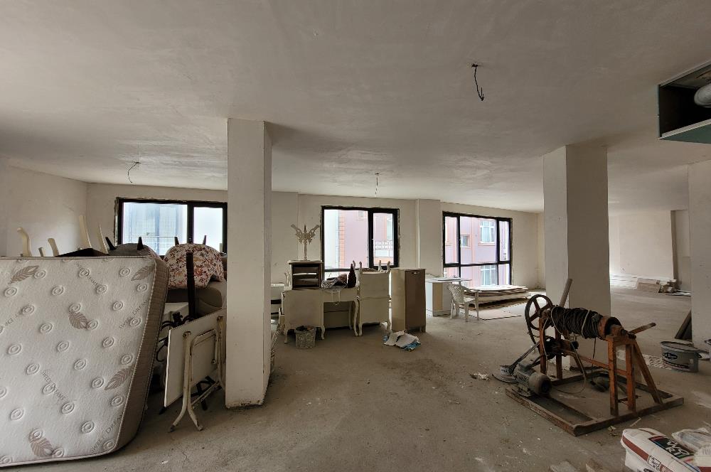 TANJANT KONUMLU BİRÇOK İŞLETMEYE UYGUN FIRSAT FiYATLI DÜKKAN