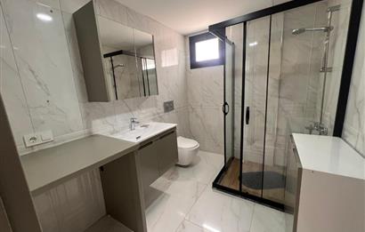 Gaziemir Ulka Beyaz Sitesi Kiralık 3+1 Bahçeli Daire