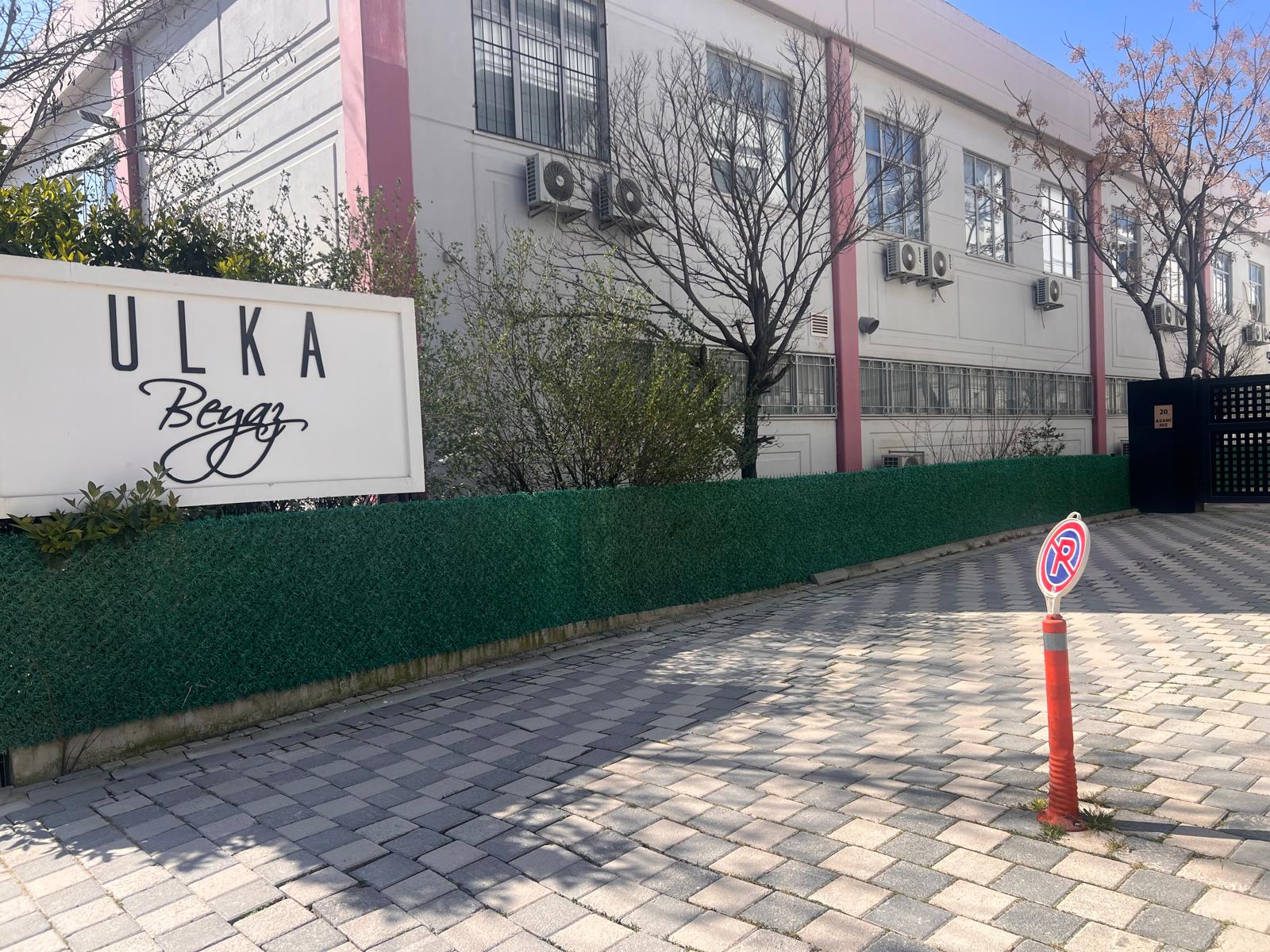 Gaziemir Ulka Beyaz Sitesi Kiralık 3+1 Bahçeli Daire