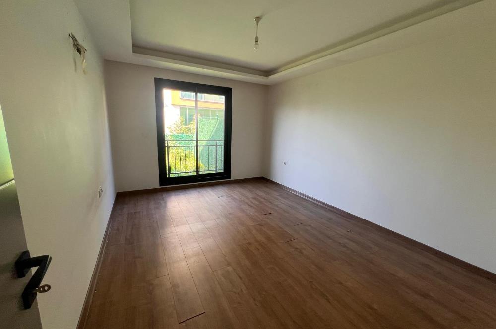 Gaziemir Ulka Beyaz Sitesi Kiralık 3+1 Bahçeli Daire