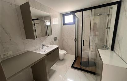 Gaziemir Ulka Beyaz Sitesi Kiralık 3+1 Bahçeli Daire