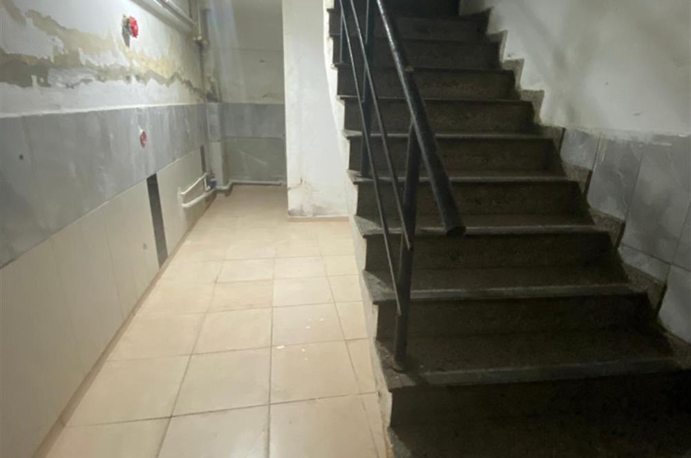 Ferhatpaşa Cadde Üzeri Depolamaya Uygun Kiralık İşyeri