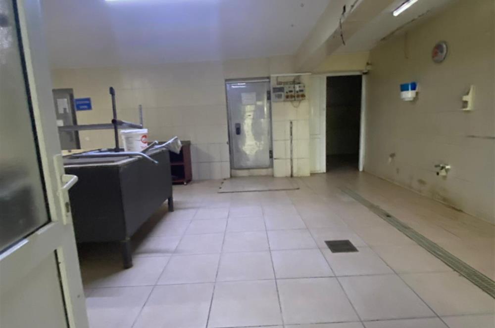 Ferhatpaşa Cadde Üzeri Depolamaya Uygun Kiralık İşyeri