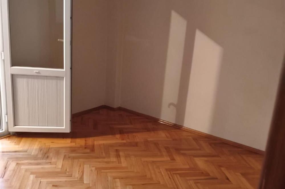 ATATÜRK MAHALLESİNDE İÇİ YAPILMIŞ 3+1 GENİŞ DAİRE