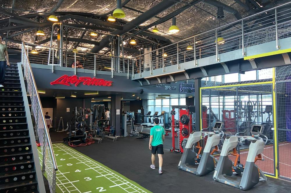 Bankadan Satılık Spor Salonu Kiracılı AVM Katı