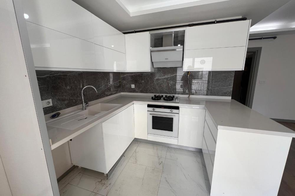 Gaziemir Ulka Beyaz Sitesi Kiralık 3+1 Bahçeli Daire