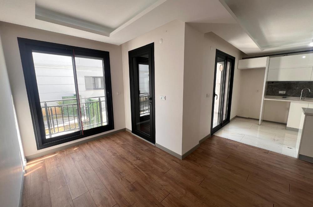 Gaziemir Ulka Beyaz Sitesi Kiralık 3+1 Bahçeli Daire