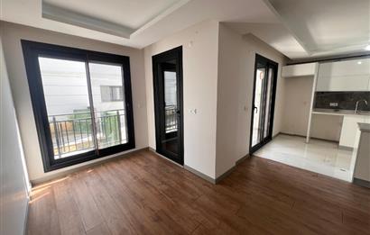 Gaziemir Ulka Beyaz Sitesi Kiralık 3+1 Bahçeli Daire