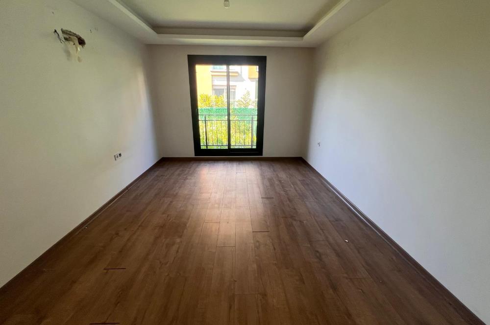 Gaziemir Ulka Beyaz Sitesi Kiralık 3+1 Bahçeli Daire