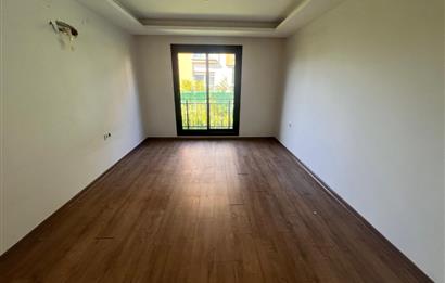 Gaziemir Ulka Beyaz Sitesi Kiralık 3+1 Bahçeli Daire