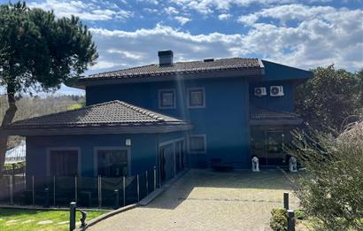 Zekeriyaköy Yaprak Mahallesi'nde Köşe Konumlu Satılık Konak 