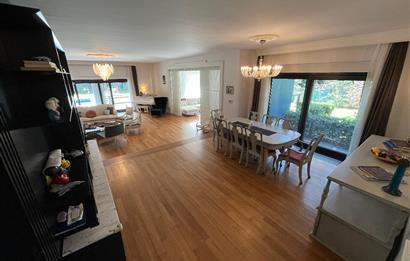 Zekeriyaköy Yaprak Mahallesi'nde Köşe Konumlu Satılık Konak 