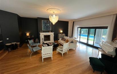 Zekeriyaköy Yaprak Mahallesi'nde Köşe Konumlu Satılık Konak 