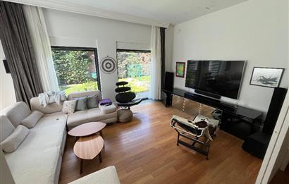 Zekeriyaköy Yaprak Mahallesi'nde Köşe Konumlu Satılık Konak 