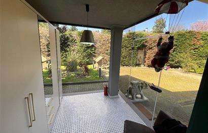 Zekeriyaköy Yaprak Mahallesi'nde Köşe Konumlu Satılık Konak 